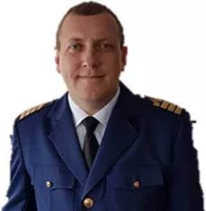 Капитан теплохода «Виссарион Белинский» Холманских Алексей Валерьевич